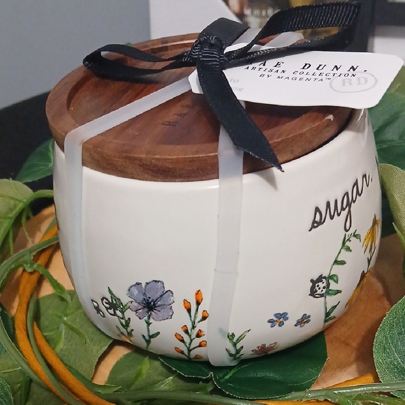 New!! Rae Dunn Floral Ceramic Sugar Jar with Wooden Lid NWT - Picture 5 of 13